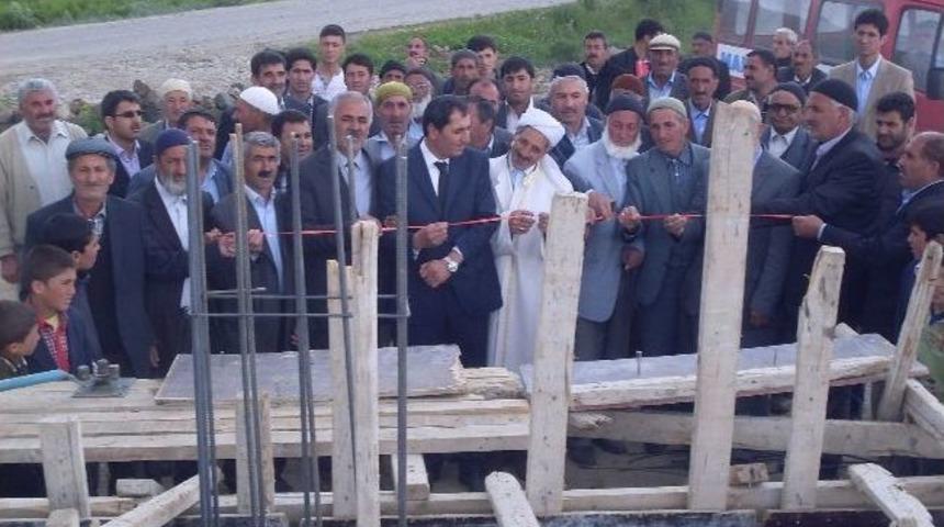 İlk İcraatı K&ouml;y&uuml;ne Camii Projesi Hazırlamak Oldu