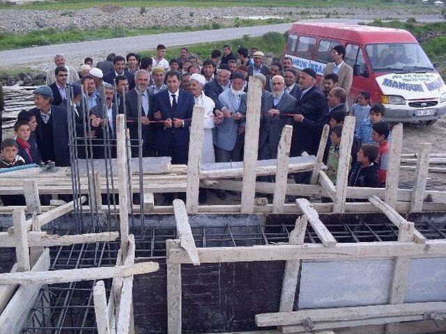 İlk İcraatı K&ouml;y&uuml;ne Camii Projesi Hazırlamak Oldu 2