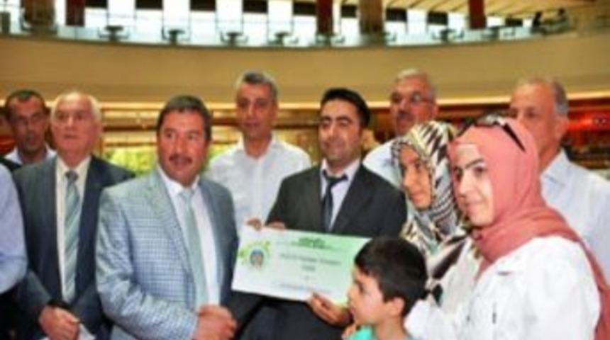 Atık Pil Toplama Yarışmasında 1. Olan Okula Hediye Verildi