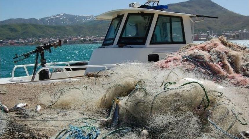 Jandarma Ka&ccedil;ak Avlanmaya G&ouml;z A&ccedil;tırmıyor