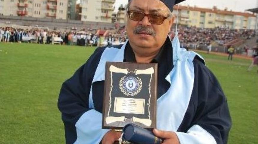 &Ouml;nce Emekli, Sonra &Uuml;niversite Mezunu Oldu