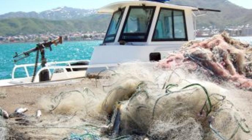 Jandarma, Van G&ouml;l&uuml;'nde 4 Bin 250 Metre Ağa El Koydu