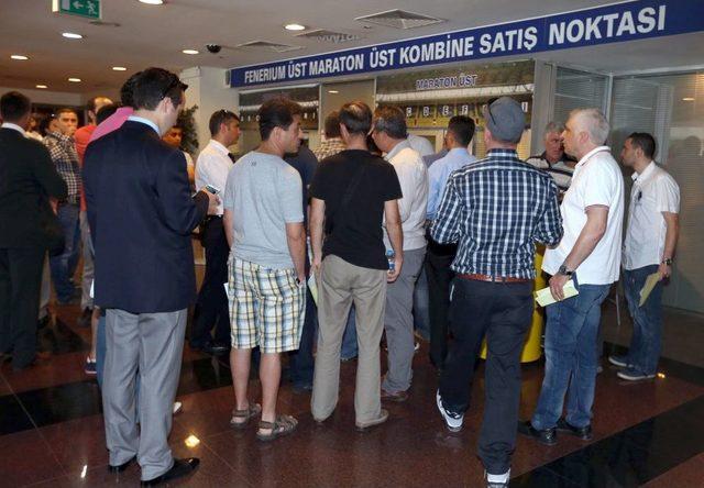 Fenerbah&ccedil;e Taraftarı Kombine Kartlarına Yoğun Ilgi G&ouml;sterdi 1
