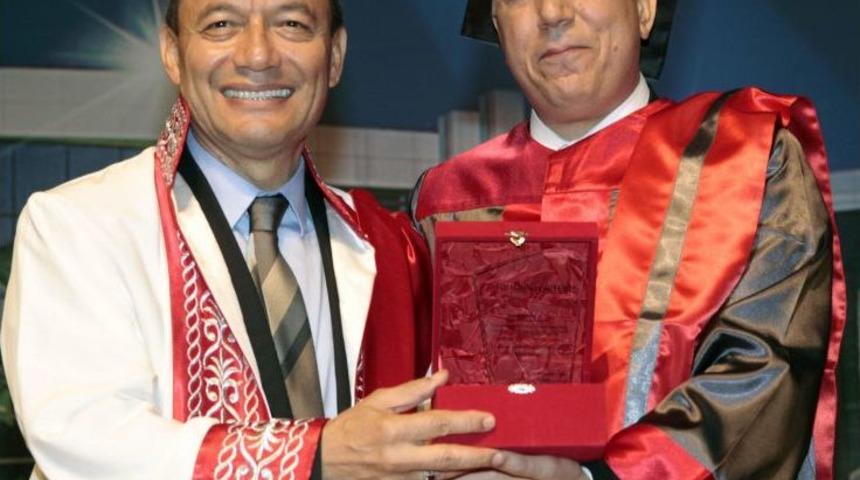 Gediz &Uuml;niversitesi&rsquo;nde &lsquo;y&uuml;ksek Mezuniyet&rsquo; Mutluluğu