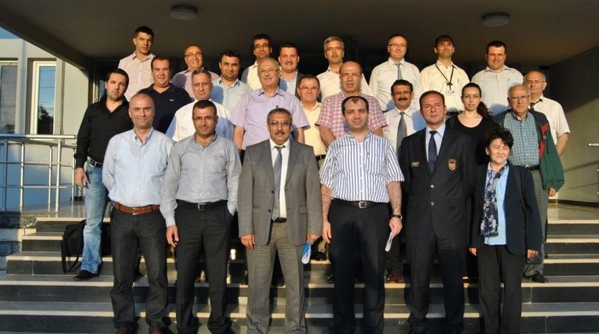 G&uuml;mr&uuml;k&ccedil;&uuml;ler Serbest K&uuml;rs&uuml;'de Sorunlarını Konuştu