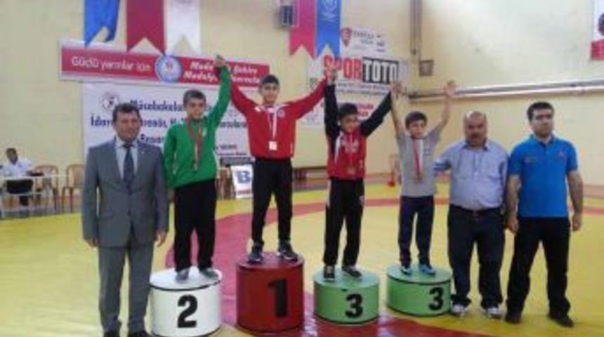 Batman Petrolspor G&uuml;reş&ccedil;ileri T&uuml;rkiye Şampiyonu Oldu