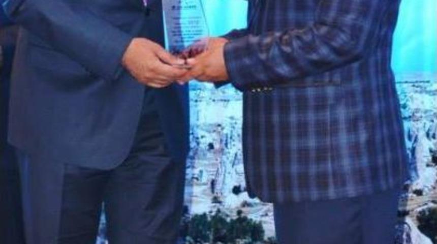 'En Başarılı Proje Ve Yatırımcı Belediye Başkanı' &Ouml;d&uuml;l&uuml; Bor'a Verildi