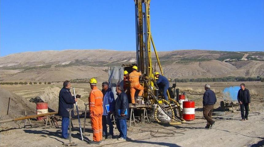 Dinar'da 950 Milyon Ton Linyit Rezervi Tespit Edildi