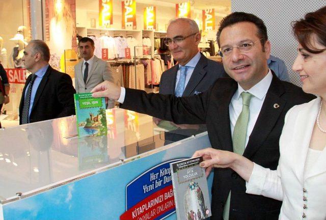 R&ouml;nesans Vakfı, &Uuml;lkenin Geleceğini Kitaplarla Buluşturuyor 1