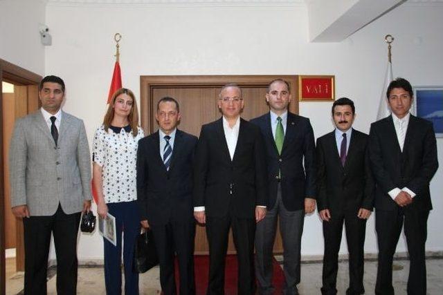 Vali Yurdakul&rsquo;dan &Ccedil;ocuk Korosu&rsquo;na Başarı Belgesi 2