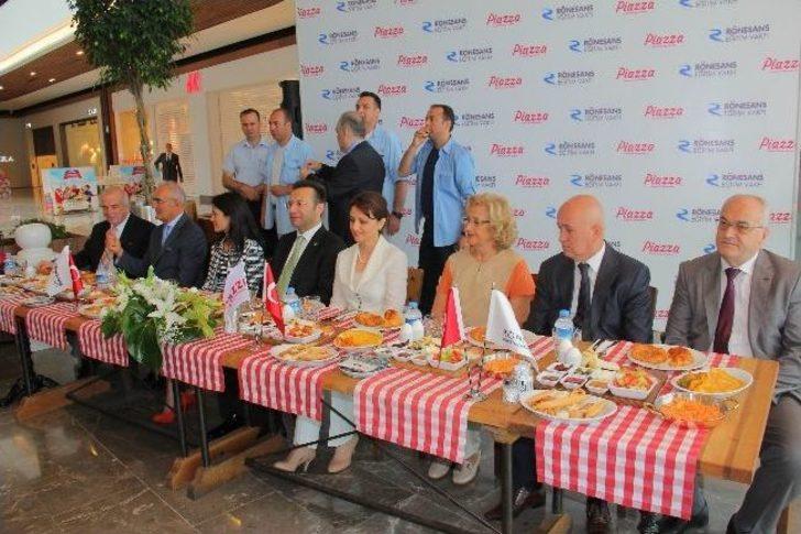 Rönesans Eğitim Vakfı 20 Bin Kitap Bağışladı G5