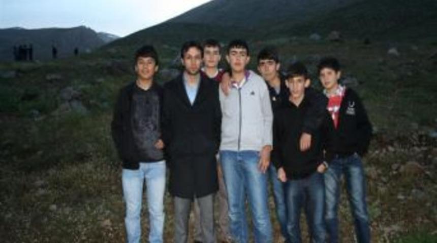 &Uuml;niversiteye Hazırlanan &Ouml;ğrenciler Piknikle Stres Attı