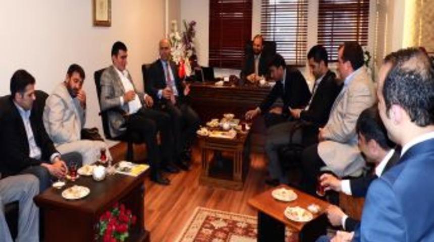 AK Partili Kılı&ccedil;: T&uuml;rkiye'nin &Ouml;n&uuml;n&uuml; Kesmek Istiyorlar