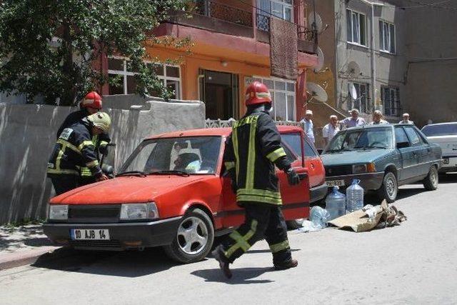Ara&ccedil;tan Sızan Gaz Paniğe Sebep Oldu 1