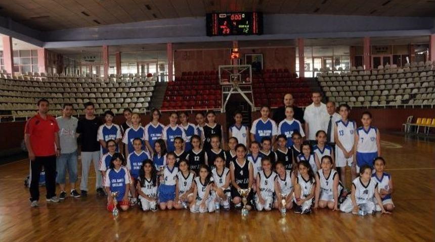 Şehitkamil&rsquo;in Perileri, Şampiyonluk Sevinci Yaşadı