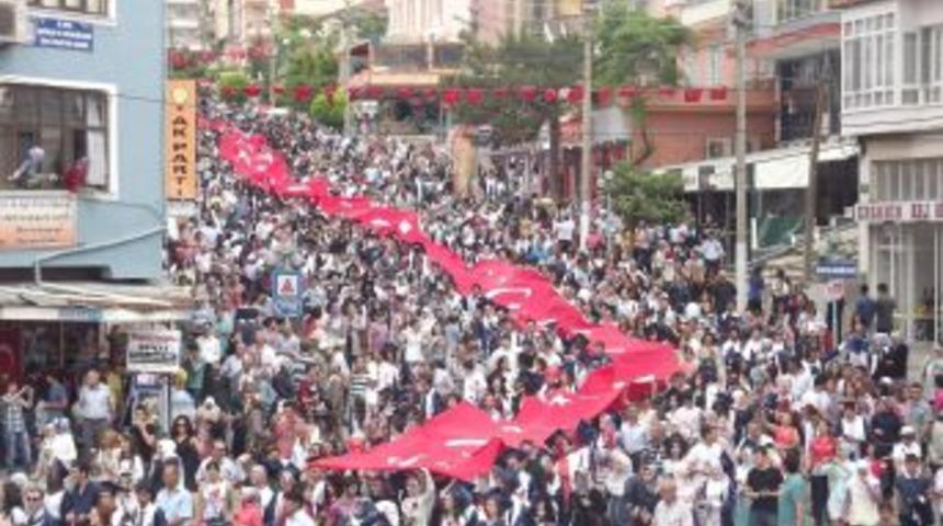 Demirci Eğitim Fak&uuml;ltesi Ve Meslek Y&uuml;ksekokulu Mezunlarını Uğurladı