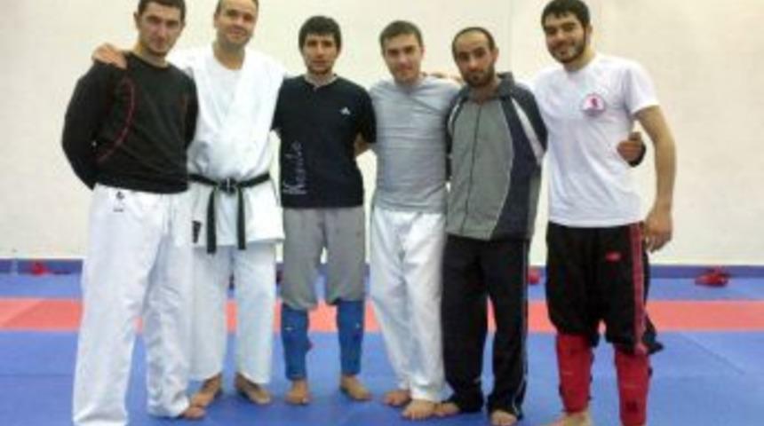 OM&Uuml;'de &Ouml;ğrenciler Streslerini Spor Yaparak Atıyor