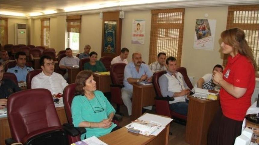 Belediye Personeline Temel İlk Yardım Semineri