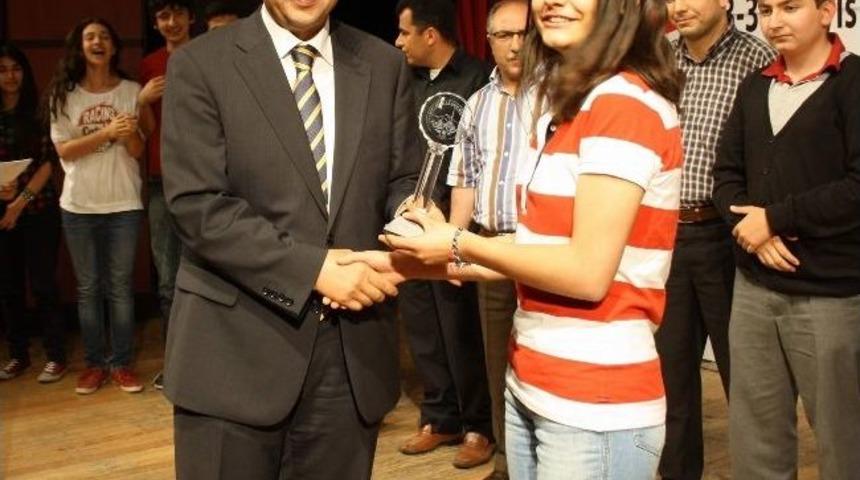 Uluslararası 8. Liselerarası Tiyatro Festivali Kapanış Ve &Ouml;d&uuml;l T&ouml;reni Yapıldı