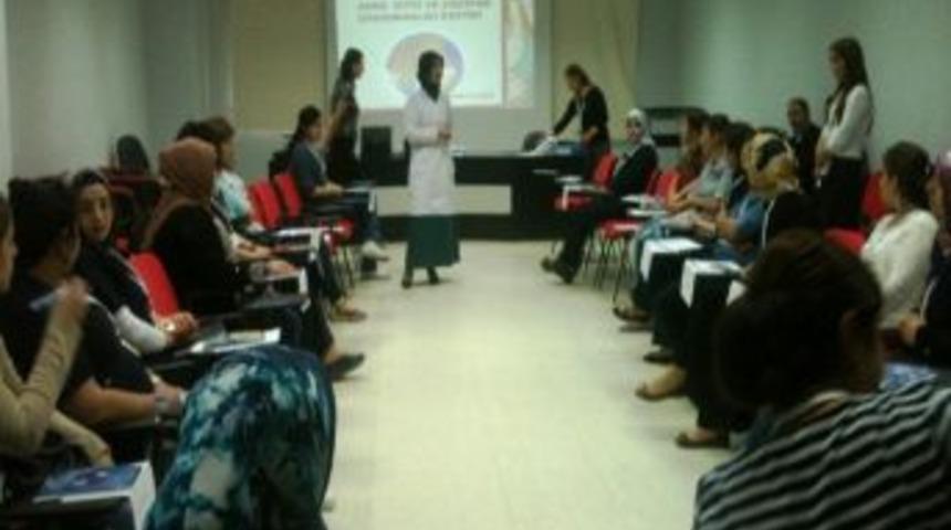 Sağlık &Ccedil;alışanlarına &ldquo;anne S&uuml;t&uuml; Eğitimi&rdquo;