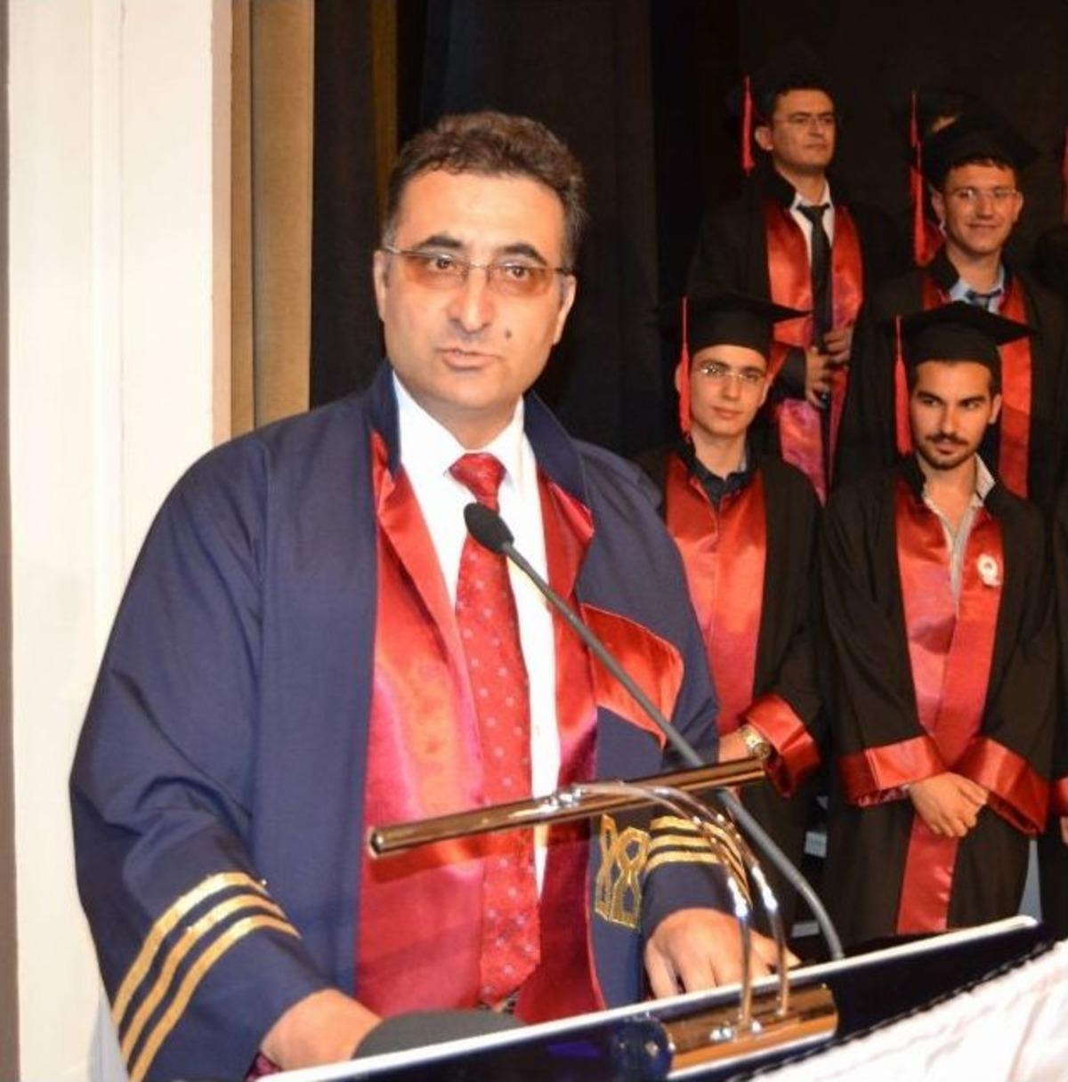 Veterinerlik Fak&uuml;ltesi 14. D&ouml;nem Mezunlarını Verdi