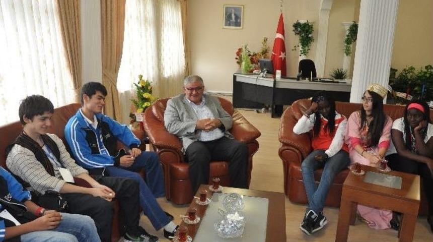 11. T&uuml;rk&ccedil;e Olimpiyatları Yıldızları, Etb Başkanı Hınıslıoğlu&rsquo;nu Ziyaret Etti&hellip;