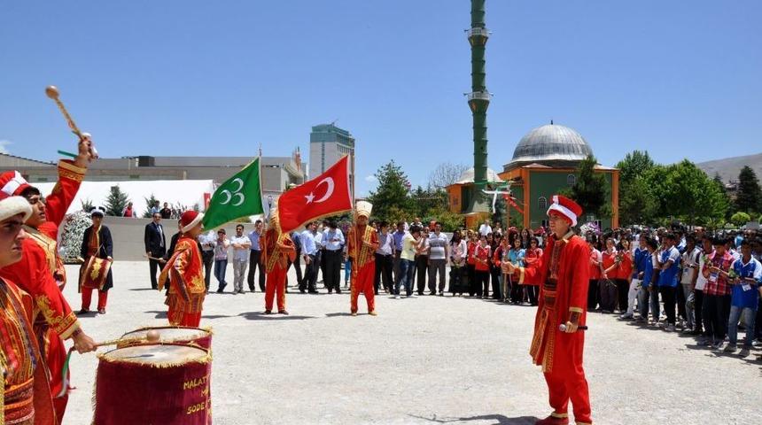 Olimpiyat &Ccedil;ocuklarına Mehterli Karşılama