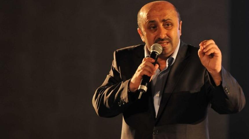 İlahiyat&ccedil;ı D&ouml;ngeloğlu, A&ccedil;ıkhava Tiyatrosunda Konferans Verdi