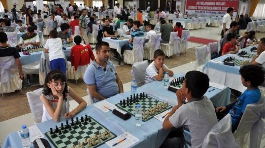 Malatya 1. Uluslararası Altın Kayısı Satran&ccedil; Turnuvası Başladı