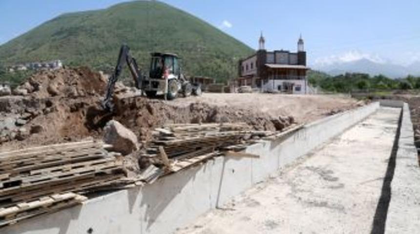 Talas Belediyesi, Deli&ccedil;ay'da Islah Ve &Ccedil;evre D&uuml;zenlemesi Yapıyor