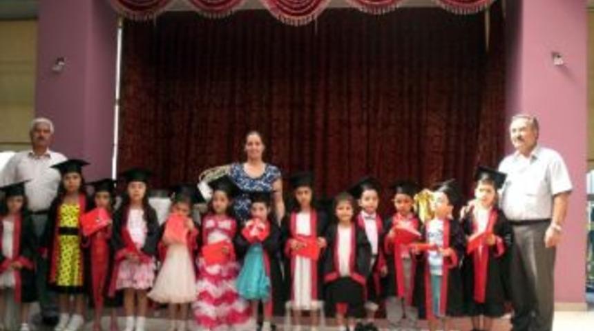 Salihlili Miniklerin Mezuniyet Sevinci