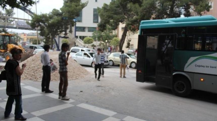 Vatandaş, Yol &Ccedil;alışmalarından Rahatsız Oldu