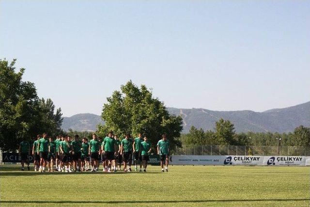 Bursaspor&rsquo;da Kiralık Ve Gen&ccedil; Oyuncular Top Başı Yaptı 3