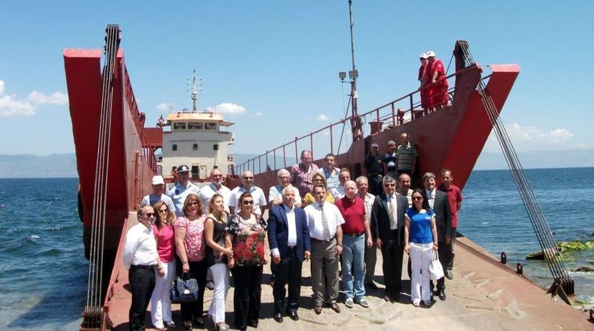 Mudanya'da Son Yapay Resifler Denize Bırakılıyor