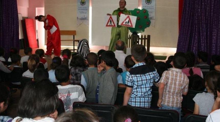 &Ouml;ğrencilere Tiyatrolu Trafik Dersi
