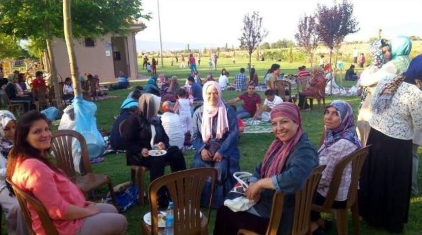 Eğitim Bir Sen &Uuml;yeleri Piknikte Buluştu