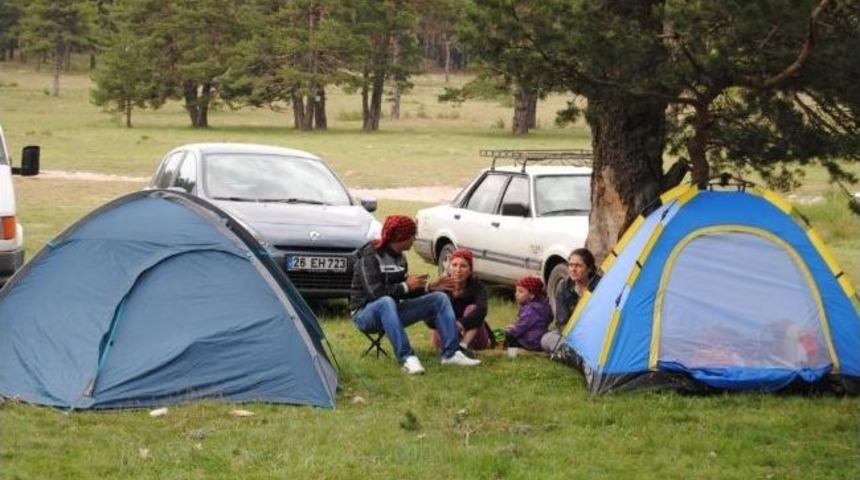 Esdag Ve Esbike&rsquo;den D&uuml;nya &Ccedil;evre G&uuml;n&uuml; Doğa Kampı