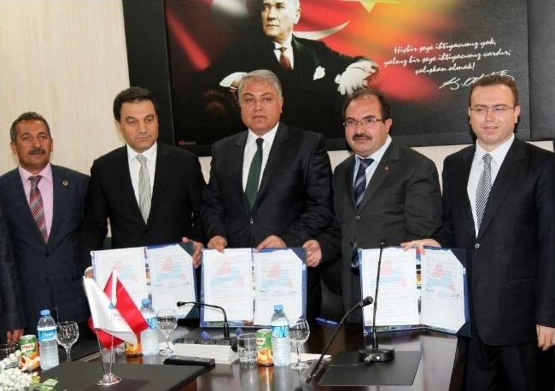 Taşlı&ccedil;ay Nurali Turan Adalet Meslek Y&uuml;ksekokulu Protokol&uuml; İmzalandı