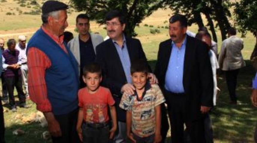 Amasaya Valisi &Ouml;z K&ouml;yl&uuml;lerin Sorunlarını Dinledi