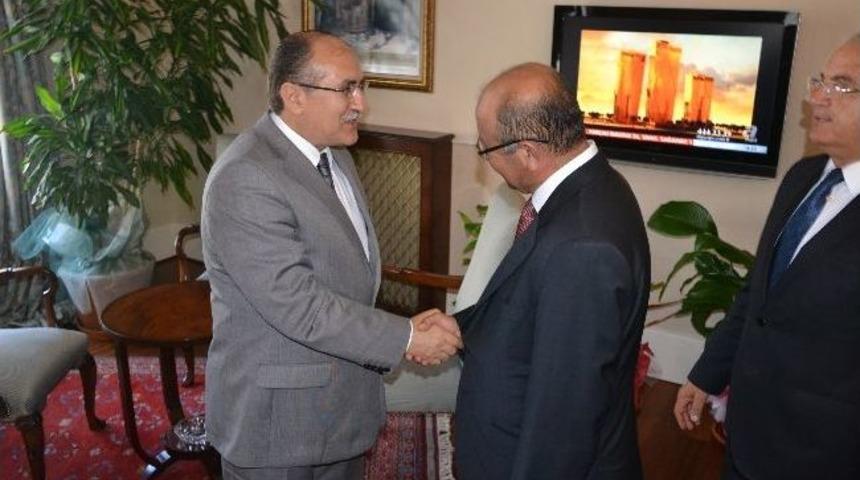 Chp Manisa Teşkilatı&rsquo;ndan Vali Savaş&rsquo;a Ziyaret