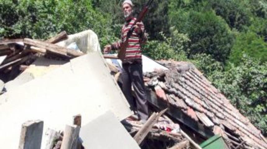 Zonguldak'ta Yol Yapım &Ccedil;alışmaları Bir Vatandaşın Tepkisine Sahne Oldu