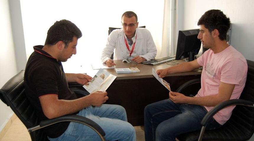 "Obezitenin Nedeni Aşırı Ve Yanlış Beslenme, Fiziksel Aktivite Yetersizliği"