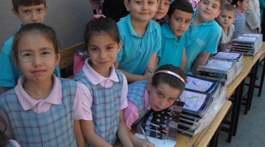 &ldquo;k&uuml;&ccedil;&uuml;k Kalemler&rdquo;den İmza G&uuml;n&uuml;