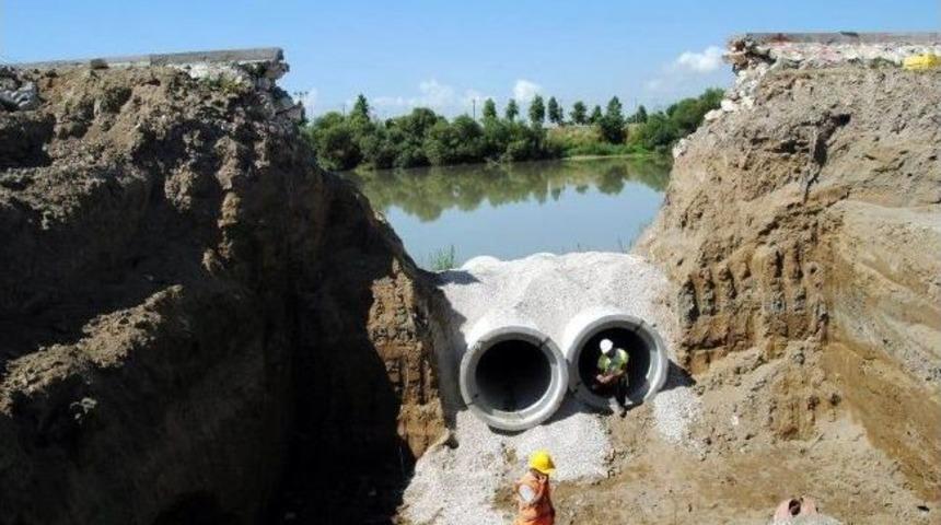 Ceyhan'da Yağmur Suyu Şebekesi &Ccedil;alışmaları