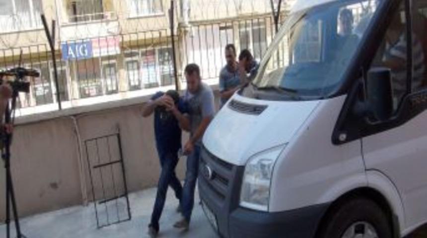 Reyhanlı Zanlısına Yardım Ve Yataklıkla Su&ccedil;lanan 4 Kişinin Sorgusu S&uuml;r&uuml;yor