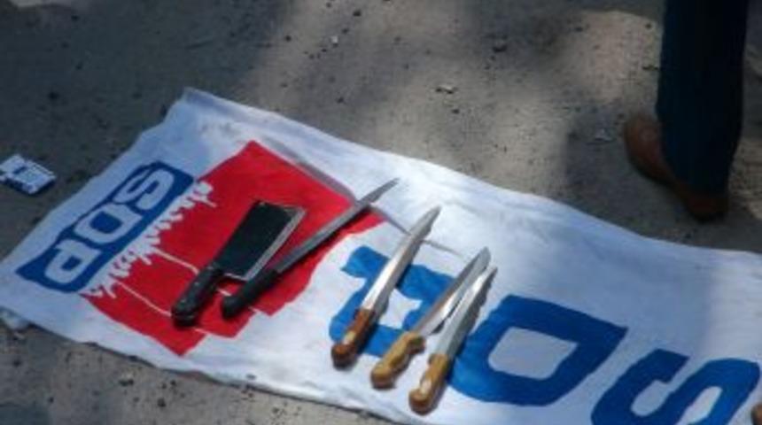 SDP Binasına Operasyon Yapan Polis, Kesici Aletler Ele Ge&ccedil;irildi