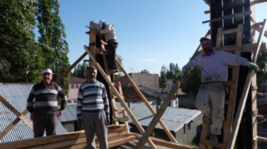 Belediye Başkanına Pankartlı Teşekk&uuml;r