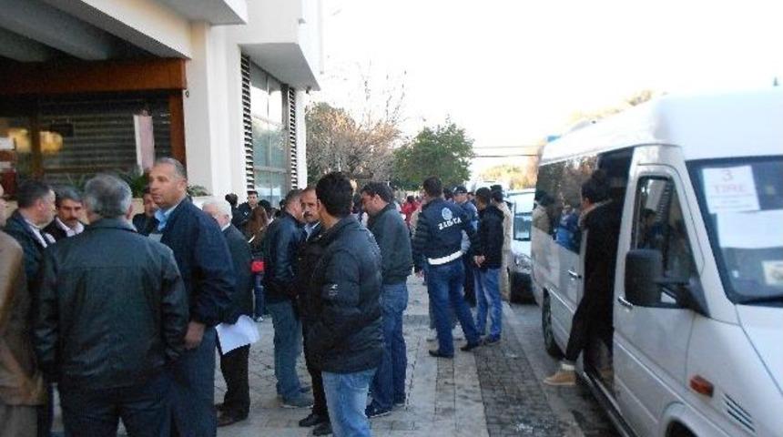 Sel&ccedil;uk Belediyesi&rsquo;nden &Uuml;niversite Adaylarına Servis Desteği