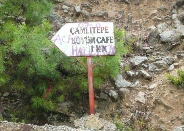 Eskiyen K&ouml;y Ve Y&ouml;n Levhaları Değiştiriliyor 1