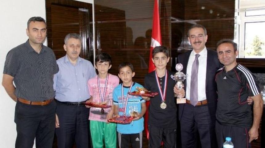 &Ccedil;arşamba Boks Takımı Şampiyonaya Hazırlanıyor